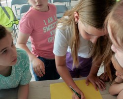 Юные читатели из средней школы № 140 г. Минска пришли в гости к журналу "Рюкзачок" Юные читатели из средней школы № 140 г. Минска пришли в гости к журналу "Рюкзачок"